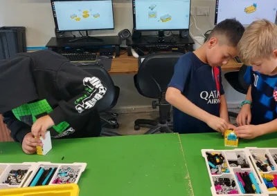 Students building lego robots
